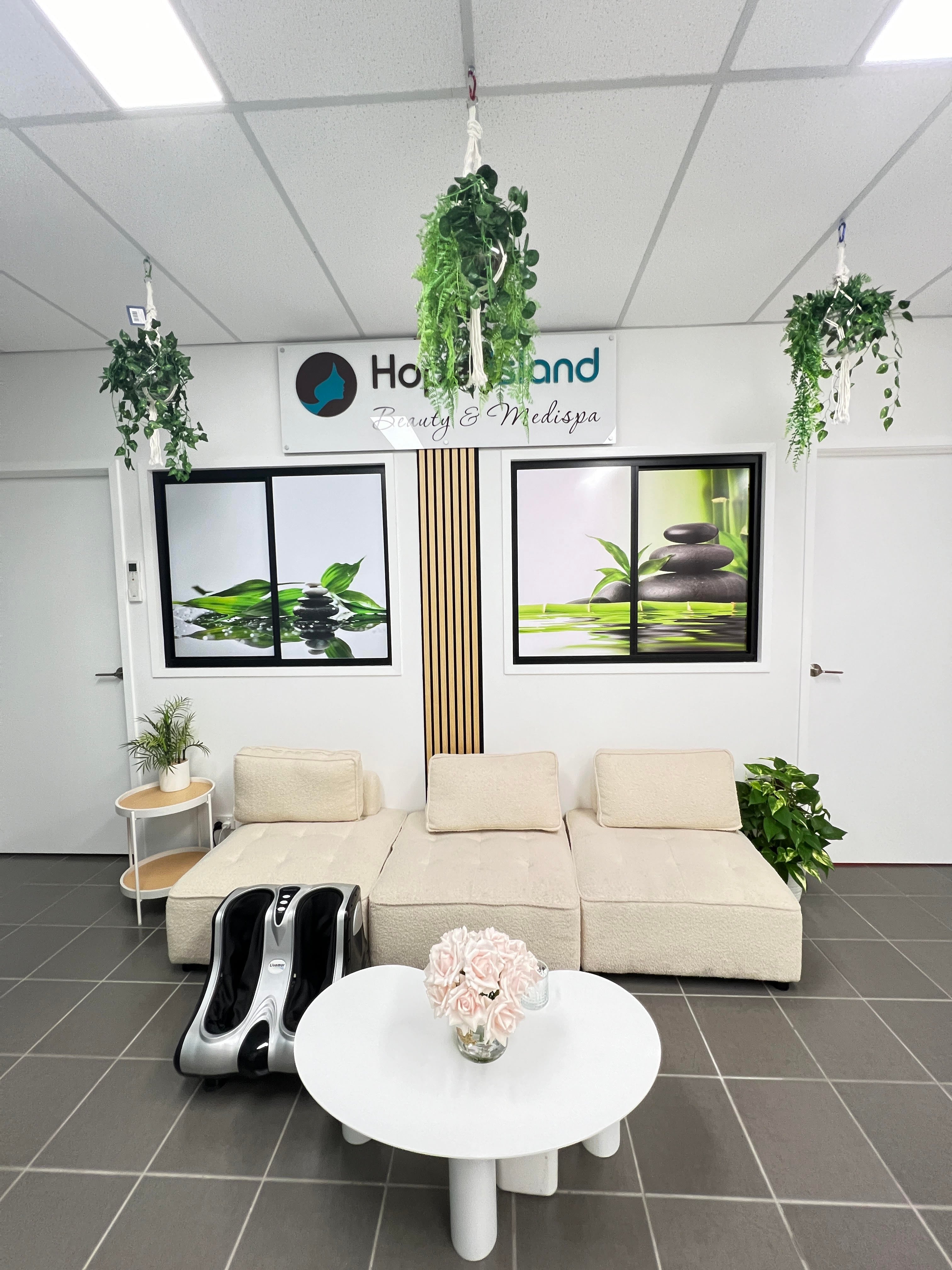 Luxury spa treatment room at Hope Island Beauty & Medispa Gold Coast - Professional beauty therapy in Helensvale